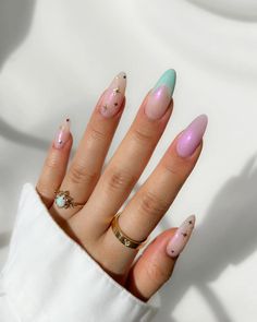 Peck Nail White, Nail Red, Nail 2023, Nail Short, Summer Nail Ideas, Minimalist Nail, Pastel Nails Designs