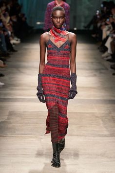 Women's Runway Fashion, Catwalk Collection, Milano Fashion Week, Different Dresses, Fashion Show Collection, Everyday Dresses, Fashion 2020, Vogue Paris