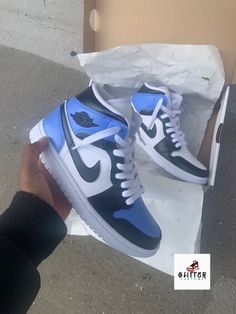 Custom Jordan, Jordan 1 Shoes, Shoes Wallpaper, Cheap Jordan, White Nike Shoes