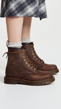 Caterpillar Shoes, Dr Martens Outfit, Doc Martens Style, Doc Martens Outfit, Doc Martens Boots, Mens Dress Boots, Tokyo Street Fashion, Army Boots, Boots For Short Women