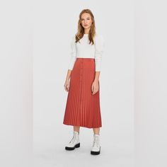 Stradivarius Pleated Skirt Trendy Pleated Maxi Skirt, Jean Midi Skirt, Long Midi Skirt, Pink Midi Skirt, Lightweight Skirt, Leather Pleated Skirt, Outfit Primavera, Pleated Maxi Skirt, Denim Midi Skirt