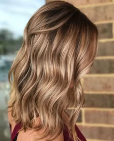 Brunettes Balayage, Hair Color Blonde Highlights, Honey Hair Color, Chestnut Hair Color, Balayage Blonde, Honey Blonde Hair, Honey Hair, Trendy Hair Color, Brown Blonde Hair