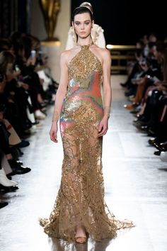 Elie Saab Spring Summer 2019 Haute Couture Collection – Paris Golden Dresses, 2019 Couture, Elie Saab Spring, Golden Dress, Spring Couture, Couture Mode, Armani Prive