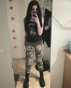 Metalhead Girl Outfits, Metal Girl Outfit, Metal Girl Style, Mens Fashion Tips, Metal Outfit