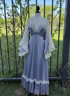 Historic Nightgowns, Boho Fashion Aesthetic, Fancy Fits, Hollywood Costume, Cottagecore Outfits, Fantasy Dresses, Angel Sleeve, Fantasy Gowns, Gunne Sax