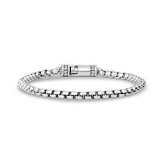 This bracelet features a detailed and sophisticated clasp, adding a touch of elegance to your ensemble. Made with high quality materials, its 4mm round box link design is perfect for stacking, making it a must-have accessory. Stand out with this unique and carefully crafted bracelet. Beach Shower, Steel Detail, Link Design, Round Box, Precious Jewelry, Steel Jewelry, Steel Bracelet, Link Bracelets, Jewelry Pieces