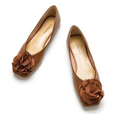 PRICES MAY VARY. Lambskin Insole & Soft Premium Leather Ballet Flats: 0.6 inch & Come a Set of Heel Grips Stylish Flats: Square-toed slip-on shoes crafted from delicate material with a charming floral detail Flat Shoes: Eye catching flats-adorable flower design up on soft vegan leather, comfortable inner sole provided breathable feeling In a world that makes us choose between comfort and style, C.Paravano is an invitation to go comfortably, stylishly, and confidently Aesthetic Flats, Green Flats Shoes, Square Toe Flats, Brown Mary Janes, Fashion Silhouette, Green Flats, Social Dresses, Slip On Dress Shoes, Slip On Dress