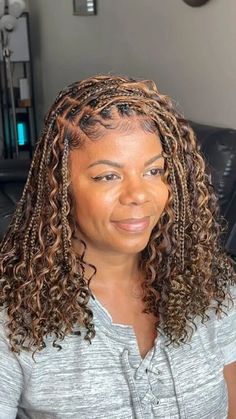 Honey Blonde Boho Knotless Braids Bob, Bob Knotless Box Braids, Short Bohemian Knotless Braids, Bob Knotless Braids, Boho Bob, Knotless Braids Hairstyles, Curly Hair Pieces, Hair Facts, Boho Knotless