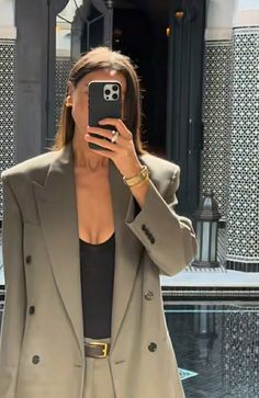 Corporate Chic Outfits, Style With Jacket, Paris Trip Outfits, Julie Pelipas, Friends Clothing, Fashionista Outfits, Modern Hijab Fashion, Corporate Chic, Stylish Summer Outfits