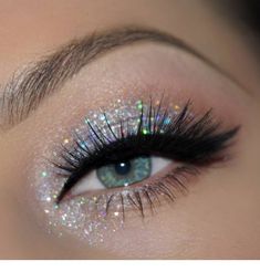 10 Most Amazing Glitter Eyeshadow Looks Eye Makeup Glitter, Halloweenský Makeup, Quickstep