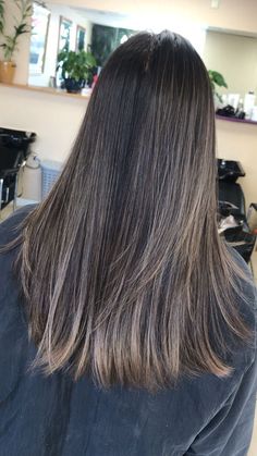 Ash Brown Highlights Straight Hair, Black Hair To Highlights, Lowlights In Black Hair, Foilayage On Black Hair, Haircolor Ideas 2023, Babylights Black Hair, Lowlights Black Hair, Asian Hair Highlights Straight, Black Hair Balayage Straight