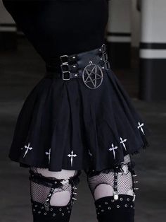 Goth Outfits With Skirt, Female Goth Outfits, Pentagram Outfit, Cute Goth Clothes, Revealing Outfit Casual, Goth Pajamas, Goth Skirt, 일본 패션, Overall Outfit