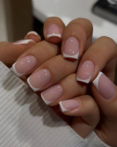 30 Simple But Chic Short Nails To Shine All Year Round - 65 Nagel Tips, Colorful Nails, French Tip Acrylic Nails, Work Nails, Short Square Acrylic Nails, White French, Stick On Nails