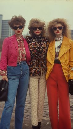 Step back in time with iconic 80s fashion—bold patterns, neon colors, and statement styles that never fade. Like and follow for a blast from the past! 🎉👗 #VintageFashion #80sStyle 80s Fashion Photoshoot, Authentic 80s Fashion, 80s Womens Fashion 1980s, Women's 80s Fashion, Early 1980s Fashion, 80s Women Fashion, 80s Business Woman, 80s Woman Fashion, Authentic 70s Fashion