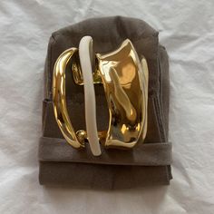 Alexis Bittar Gold Toned White Enamel Cuff Nwot Luxury White Bracelets For Parties, Alexis Bittar Jewelry, Fashion Magazines, Alexis Bittar, White Enamel, Womens Jewelry Bracelets, Gold Tones, Cuff, Women Jewelry