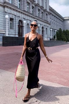 Black Slip Dress Outfit Summer, Styling A Slip Dress Summer, Dinner Summer Outfits, Casual Slip Dress Outfit, All Black Summer Outfits, Slip Dress Outfit Summer, Tennille Murphy, Black Dress Outfit Summer, Drake Outfits