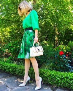 78.4k Followers, 279 Following, 906 Posts - See Instagram photos and videos from @panthere_instyle To Be A Woman, Bag Chanel, Skirt Fashion, Blouse And Skirt, A Woman, Cool Outfits