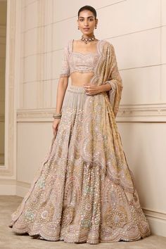 Blouse For Bride, Georgette Lehenga, Indian Brides, Aari Embroidery, Lehenga Blouse, Tarun Tahiliani