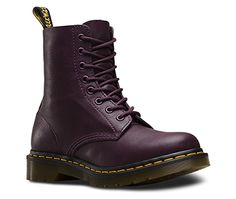 PASCAL PURPLE 13512511 Purple Doc Martens, Style Doc Martens, Purple Booties, Dm Boots, Dr Martens Outfits, Dr Martens Pascal, Doc Martens Style, Martens Style