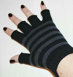 Striped Fingerless Gloves, Striped Gloves, Short Gloves, Emo Aesthetic, Gloves Fingerless, Rock Outfit, Emo Outfits, Emo Fashion, Striped Short