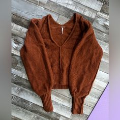 “Burnt Butter” Free People Sweater New With Tags Size Xs, But Could Easily Fit A Small Or Medium Retail Price: $108 Burnt Butter, Preppy Tops, Pink Cable Knit Sweater, Spring Layers, Boucle Sweater, Slouchy Sweater, Henley Sweater, Sweater Oversize, Fuzzy Sweater