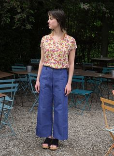 These trousers/jeans are made out from a beautiful and soft Italian vintage (pure cotton) denim and they come with elastic waist on the back (to fit more comfortable) and two front pockets with yellow stitching. They are high waist fitted but you can wear also a little bit lower waisted. They have straight legs. ▲ ▼Write me in order to do a customized order! If you are interested in XL-L size or XS-S size please write me a line and I will get back to you as soon as I can, to make a customized pu Indigo Cotton Flare Jeans With Pockets, Indigo Flare Jeans With Pockets, Denim Blue Cotton Flare Jeans With Hip Pockets, Spring Cotton Flare Jeans In Indigo, Palazzo Trousers, Cold Temperature, Vintage Italian, Trouser Jeans, Vintage Denim