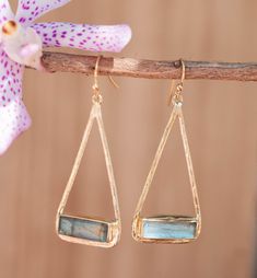 Modern and unique gemstone earrings! — •✧•✧•✧•✧•✧•✧•✧•✧•✧•✧•✧•✧•✧•✧•✧•✧— D E T A I L S — M E T A L S: Gold Plated 18k or Silver Plated The Earwires are STERLING SILVER 925 or GOLD VERMEIL (gold plated over sterling silver). It works well for people allergic to brass. The triangle of the earrings are made of Gold Plated 18k or Silver Plated ✦ Gold Plated: Gold plated jewelry has a layer of gold covering a base metal. ✦ Silver Plated: Silver plated jewelry has a layer of silver covering a base met Aquamarine Earrings, Labradorite Earrings, Aqua Chalcedony, Silver Plated Jewelry, Unique Gemstones, Bridesmaid Jewelry, Jewelry Earrings Hoops, Morganite, Gold Plated Jewelry