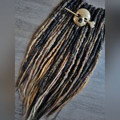 Set Of 50pcs (18se/32de) 23-24" Long Handmade By Me Synthetic Black/Browns/Hints Of Dark Blonde And Tinsel Skull Clip Included Dread Accessories, Fiber Art Jewelry, Dread Extensions, Free People Accessories, Awesome Hair, Tie Clips, Dark Blonde, Hair Tie, Art Jewelry