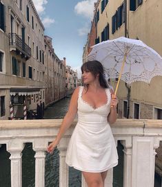 Midsize Body Dress, Summer Plus Outfits Plus Size, Curvy Aesthetic Outfits Summer, Feminine Outfit Curvy, European Summer Midsize, European Summer Plus Size, Summer Outfits Midsize Women Aesthetic, Cute Summer Fits Plus Size, Cute Outfits For Midsize Women