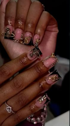 Short Junk Nail Designs Acrylic, Short Gold Acrylic Nails, Hoco Nails Short, Short Prom Nails, Black And Gold Nail Designs, Quartz Nails, Rich Rich, Black Acrylic Nails