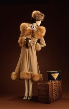 1930 Fashion, Jean Patou, 30s Fashion, Look Retro, Retro Mode, 1930s Fashion, Antique Clothing, Vintage Fur, Los Angeles County