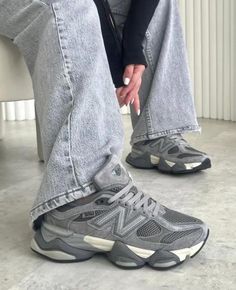 20 meilleures idées New Balance 9060 en 2024 Styling New Balance, New Balance Grey Shoes, New Balance Outfit Ideas, New Balance Shoes Mens, New Balance 9060 Grey, Nb 9060, Closet Vision Board