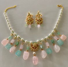 Pastel Jewellery, Statement Jewelry Outfit, Pastel Jewelry, Instagram Jewelry, Jewelry Design Necklace, Jewelry Outfit, Bridal Jewellery, Beaded Jewelry Diy, Jewelry Diy