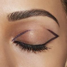 Cool Eyeliner, Makeup Ideas Step By Step, Step By Step Eyeliner, Eye Shadow Looks, Eyeliner Ideas, Eyeliner Products, Latest Makeup Trends, Dramatic Eye Makeup