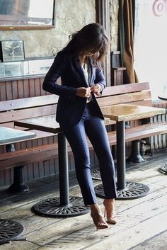 LoLoBu - Women look, Fashion and Style Ideas and Inspiration, Dress and Skirt Look Fashionable Work Outfits, Chique Outfits, Outfit Chic, Paris Mode, Professional Attire, Womens Fashion For Work, Work Wardrobe, Tall Women, Professional Outfits