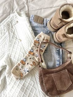 Fall Fits With Uggs, Cozy Cute Fall Outfits, Soft Fall Outfits, Fall Aesthetic Clothing, Fall Aesthetic 2024, Cosy Fall Outfits, Cozy Fall Fits, Cute Fall Outfits 2024, Fall Shopping Aesthetic