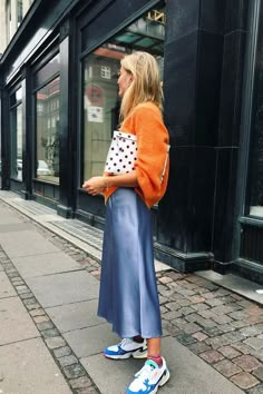 Not Sure What to Wear Today? Here Are 12 Outfits Stylish Girls Always Turn To Rok Outfit, Outfits Stylish, Quoi Porter, Rock Outfit, Blogger Outfits, What To Wear Today, Slip Skirts, Looks Street Style, Slip Skirt