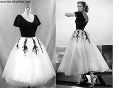 Black Tie Party Dress, Grace Kelly Dresses, Tulle Layered Skirt, Awesome Costumes, 1950s Fashion Dresses, Dreamy Wedding Dress, 1950 Fashion, Wedding Party Outfits, Wonder Woman Costume