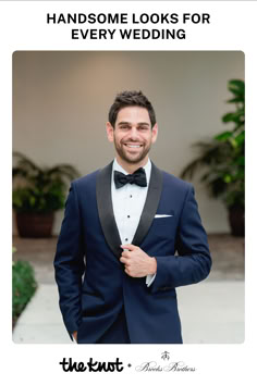 Groom in navy blue tuxedo Stylish Wedding Outfits, Wedding Outfits For Men, Grey Tux, Groomsmen Fashion, Groomsmen Style, Dinner Jackets, Pick Outfits, Wedding Outfit Men, Outfits For Men