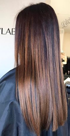 Balayage Hair On Straight Hair, Honey Blonde Balayage Brunettes Caramel Highlights, Brunette Balayage Hair Long, Balayage Brunette Straight, Balayage For Straight Hair, Highlights Brown Hair Straight, Chocolate Pelo, Balayage Chocolate Brown, Hair Balayage Brunette