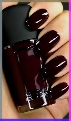 Unleash your Halloween spirit with the best ghost nails ever! We've curated the most hauntingly adorable designs just for you. Burgundy Nail Polish, Dark Nail Designs, Unghie Sfumate, Nail Colors Winter, Super Nails, Nice Nails, Burgundy Nails, Nail Envy