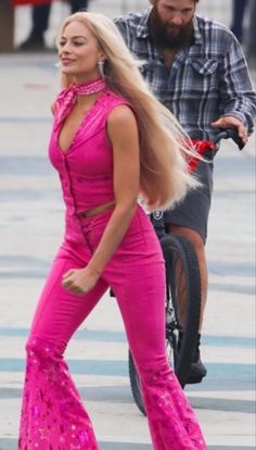 outfit, barbie, pink, women, lady, halloween, barbie, dolls, barbie movie Pink Barbie Movie Outfits, Barbie Best Outfits, Barbie Pink Clothes, Barbies Hair Styles, Pink And Blue Barbie Party, Barbie Premiere Outfits, Barbie Premiere Outfit Ideas, Barbie Inspired Fits, Barbie Pink Dress Outfits