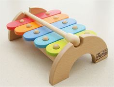 a wooden toy that has been made to look like an xylon