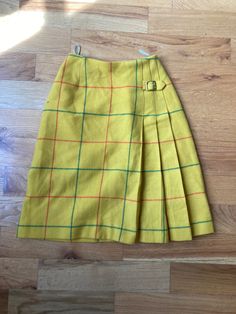 very cool vintage fashion kilt, 100% wool Kilt Skirt Outfit Women, Vintage Plaid Skirt, Yellow Tartan Skirt, Vintage Yellow Lined Skirt, 60s Plaid Skirt, Retro Plaid Knee-length Skirt, Cool Vintage, Quirky Fashion