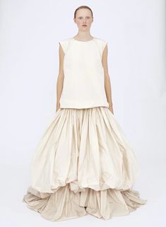 Bubble Skirt Runway, How To Create A Fashion Collection, Taffeta Gathered Skirt, Spanish Cream, Painted Ballerina, Full Skirt Outfit, Dramatic Clothes, Skirt Runway, Summer 2023 Runway