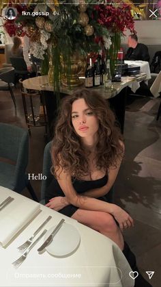 Elite Aesthetic, Astrid Clifford, Ideas De Poses, Cruel King, Royal Elite, Foto Poses, Curly Hair Cuts, Hair Photo