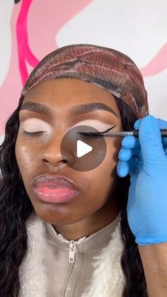 Fatimah 🤍 on Instagram: "Do you want a tutorial on how to do a ✨Cut Crease✨???

Comment below “🔪🔪🔪”" Cut Crease Eyeshadow Tutorial, Half Cut Crease Eye Makeup, How To Do Eyeshadow, Cut Crease Eye Makeup, Crease Eyeshadow, Cut Crease Tutorial, Maquillage Yeux Cut Crease, Cut Crease Eyeshadow, Cut Crease Eye