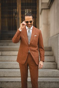 orange suit, light summer suit, interesting men’s suit, unique groomsmen ideas