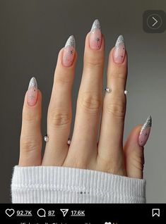 Silver Nye Nails, Nee Years Nails, Silver Christmas Nail Designs, Silver Nails Designs, New Year’s Nails, Silver Winter Nails, Silver Nails Ideas, Nye Nail Ideas, Silver Nail Ideas