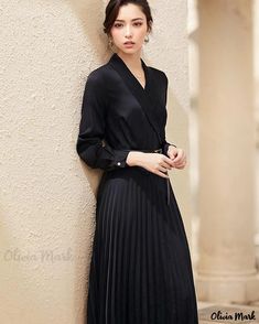 OliviaMark - Elegant Silk Patchwork Maxi Dress Featuring Pleated Ruffles Silk Patchwork, Silk Pattern, Suit Collar, Silk Maxi Dress, Skirt Skirt, Basic Dress, Basic Outfits, Types Of Skirts, A Line Skirt